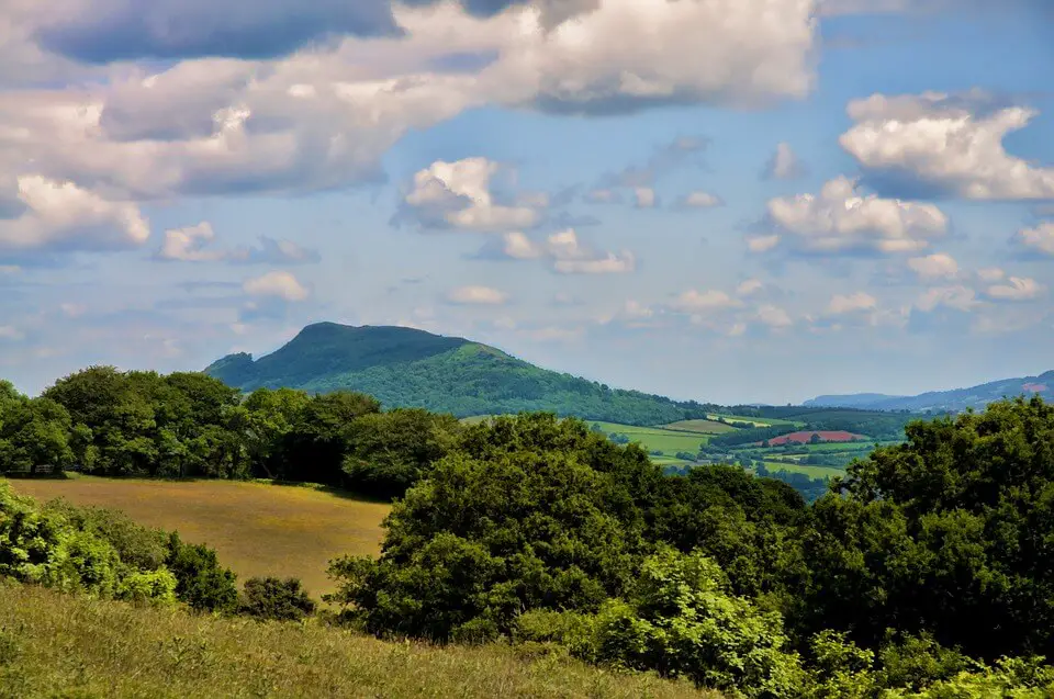 skirrid-mountain-walk-black-mountains-monmouthshire-wales