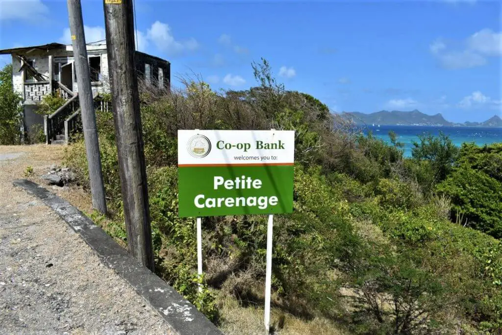 petite carenage village sign
