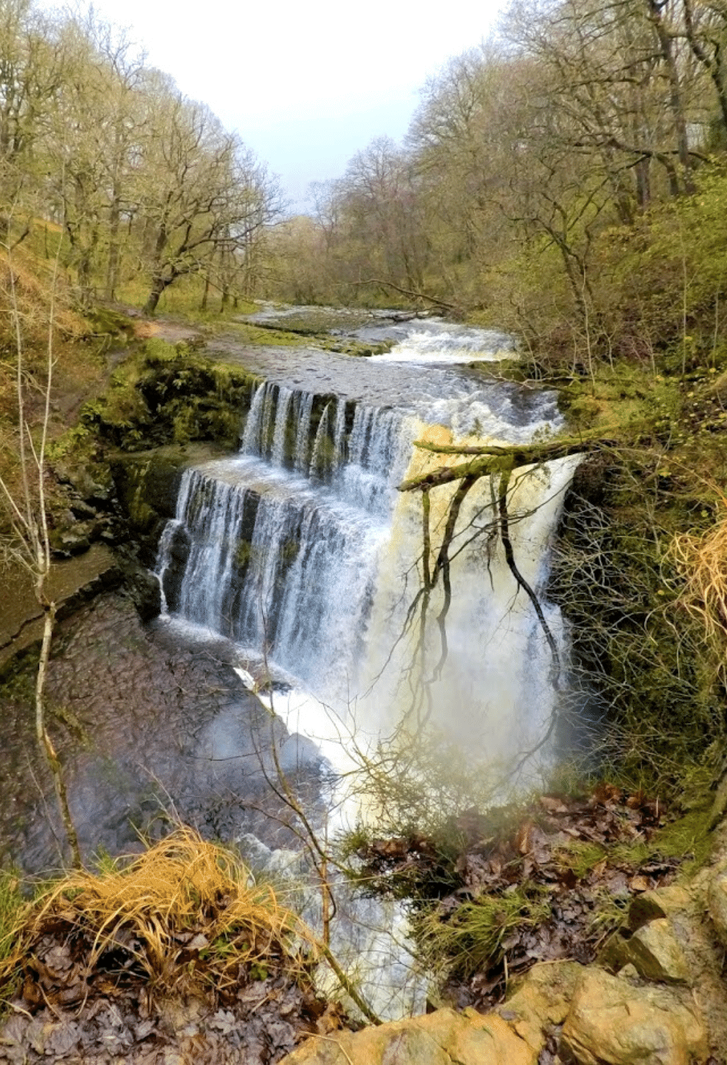 Sgwd Clun-Gwyn - brecon beacons waterfalls