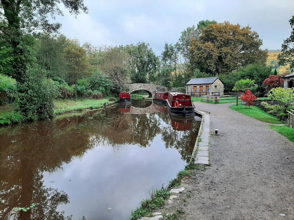 picturesque monmouthshire and brecon canal