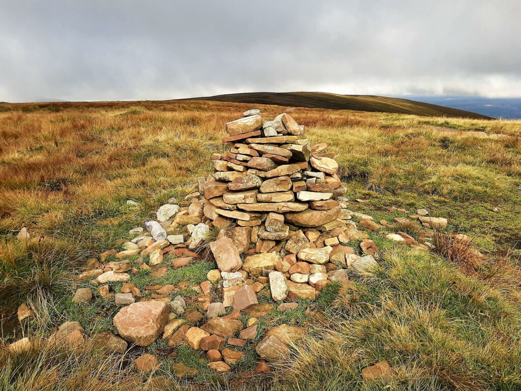 waun rydd stone summit cairn