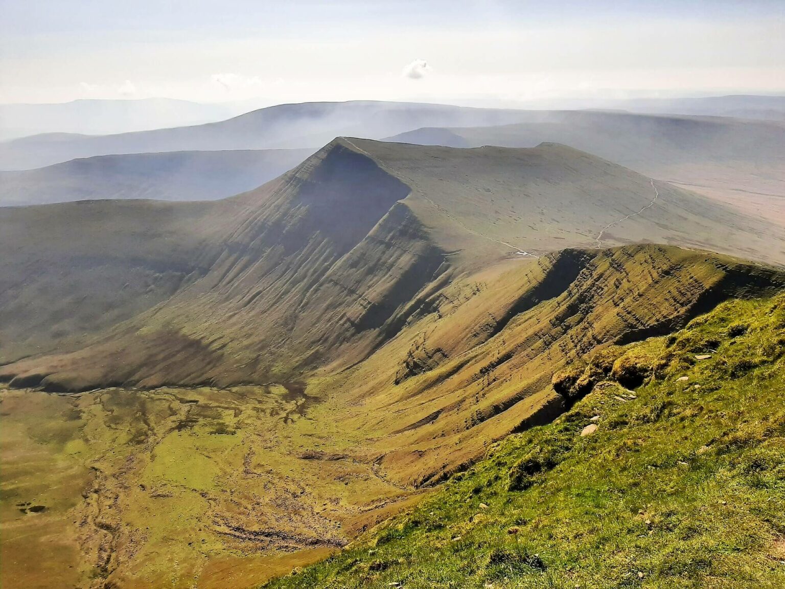 Pen y Fan Horseshoe Walk From Cwm Gwdi Car Park • Roaming Spices